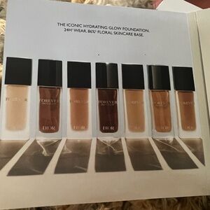 Dior Hydrating Glow Foundation - Diverse Shades